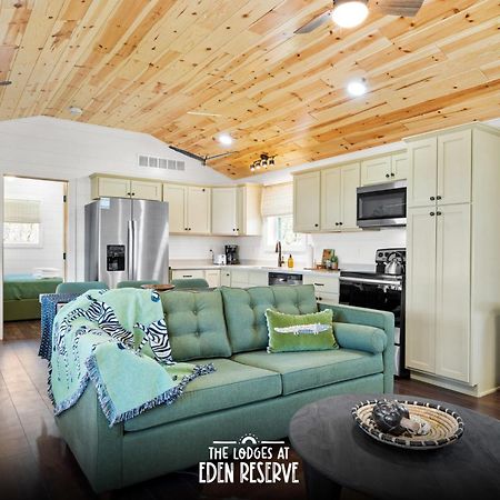 The Lodges At Eden Reserve - Pet Friendly Cabins Near Ark Williamstown Bagian luar foto
