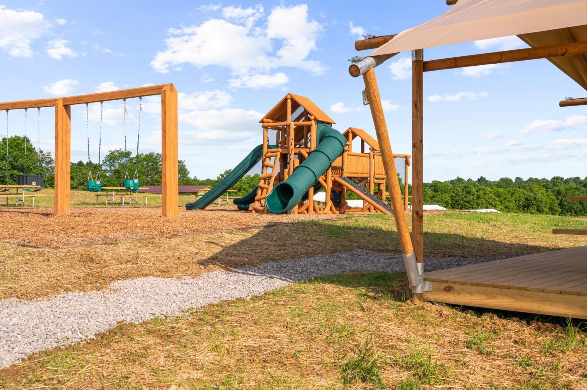 The Lodges At Eden Reserve - Pet Friendly Cabins Near Ark Williamstown Bagian luar foto