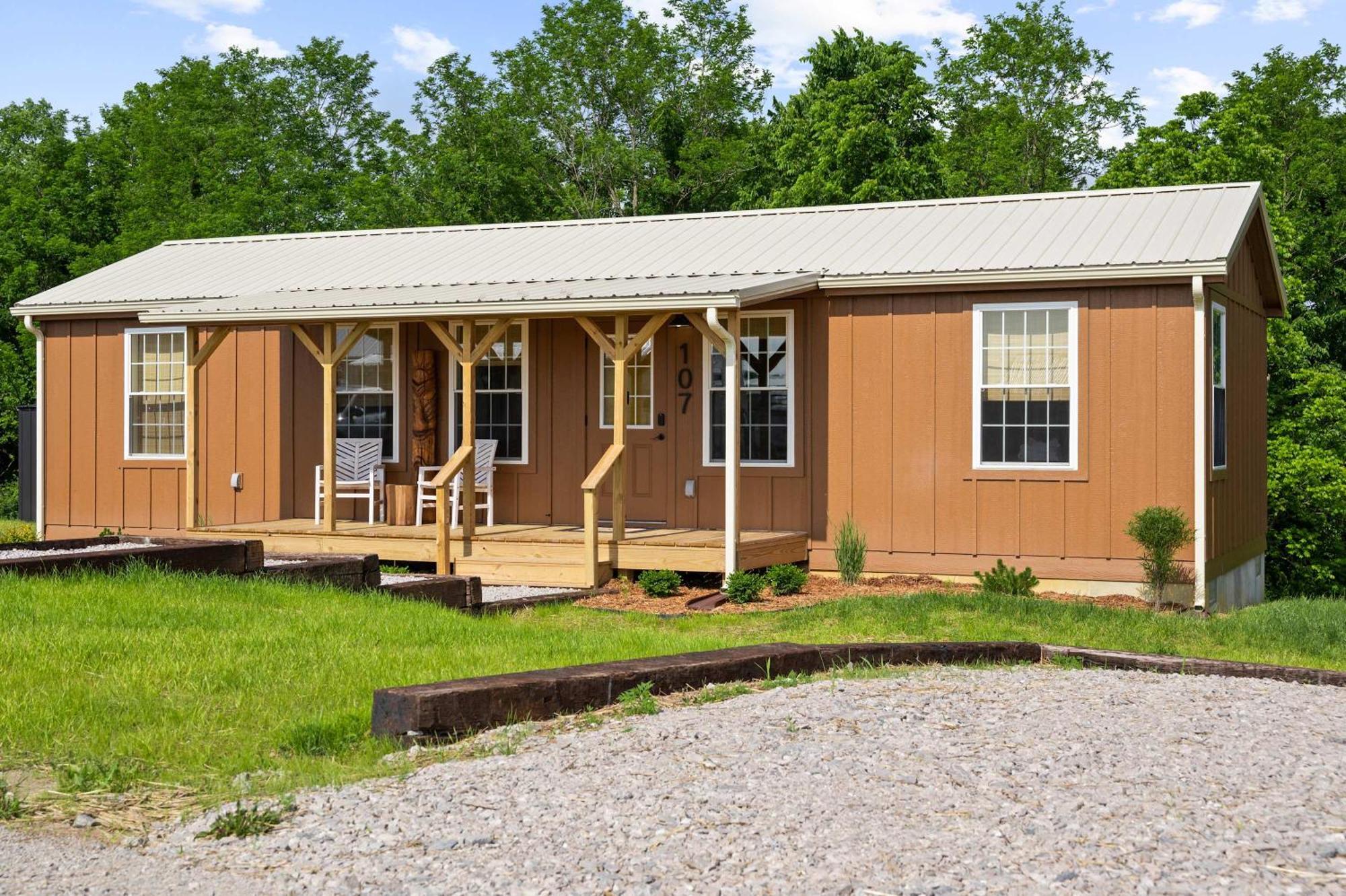 The Lodges At Eden Reserve - Pet Friendly Cabins Near Ark Williamstown Bagian luar foto
